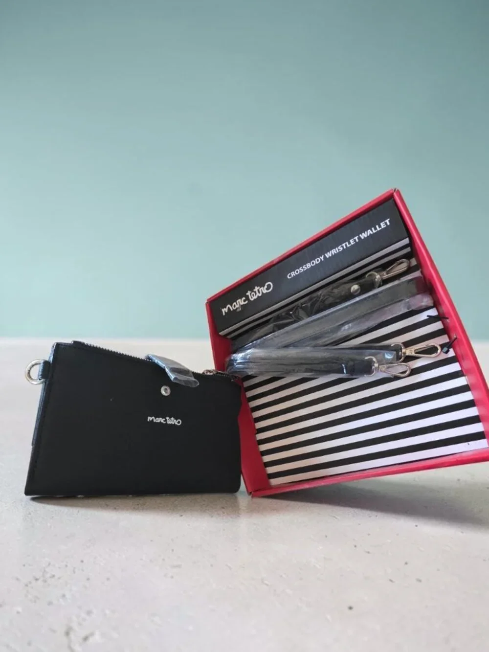NIB MARC TETRO FRENCH BULLDOG Multifunctional Crossbody/Wristlet Wallet